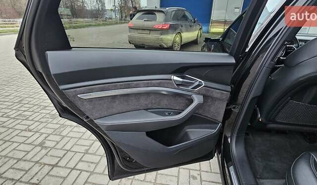 Чорний Ауді E-Tron, об'ємом двигуна 0 л та пробігом 120 тис. км за 33500 $, фото 98 на Automoto.ua