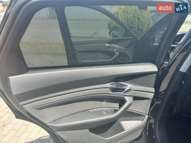 Чорний Ауді E-Tron, об'ємом двигуна 0 л та пробігом 130 тис. км за 23990 $, фото 16 на Automoto.ua