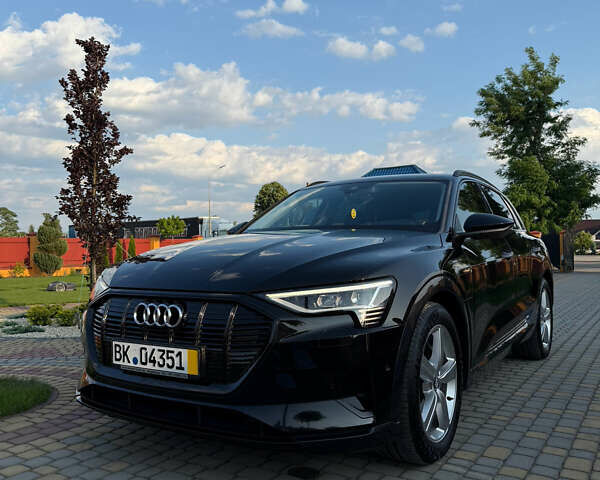 Чорний Ауді E-Tron, об'ємом двигуна 0 л та пробігом 117 тис. км за 33000 $, фото 1 на Automoto.ua