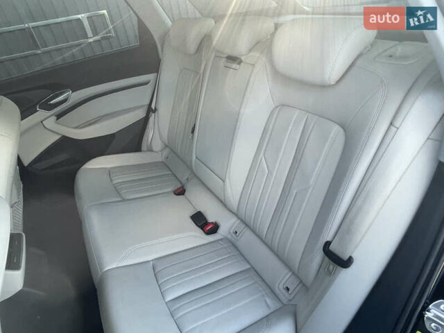 Черный Ауди E-Tron, объемом двигателя 0 л и пробегом 67 тыс. км за 29999 $, фото 5 на Automoto.ua