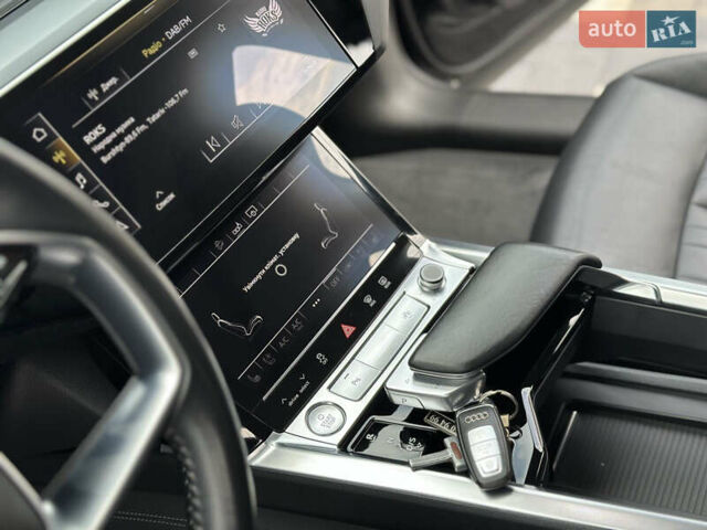 Черный Ауди E-Tron, объемом двигателя 0 л и пробегом 130 тыс. км за 26500 $, фото 19 на Automoto.ua