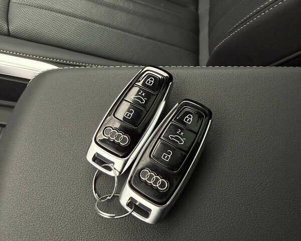 Черный Ауди E-Tron, объемом двигателя 0 л и пробегом 32 тыс. км за 35500 $, фото 31 на Automoto.ua