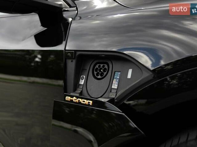 Черный Ауди E-Tron, объемом двигателя 0 л и пробегом 50 тыс. км за 39400 $, фото 10 на Automoto.ua