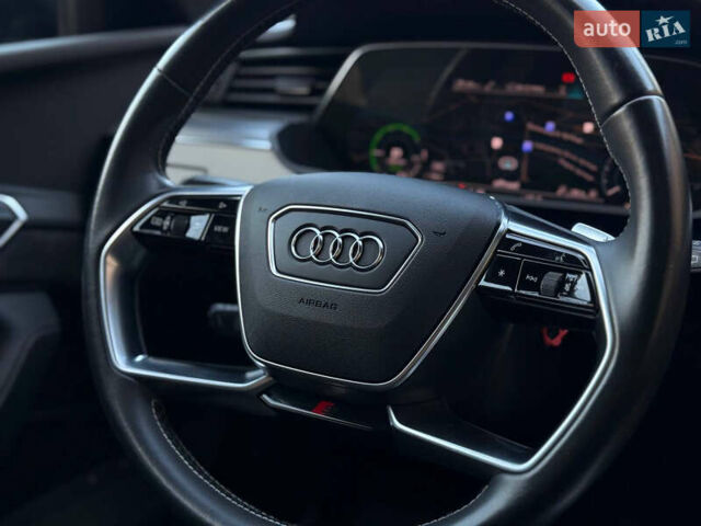 Черный Ауди E-Tron, объемом двигателя 0 л и пробегом 151 тыс. км за 29000 $, фото 37 на Automoto.ua