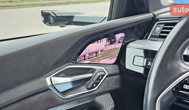 Чорний Ауді E-Tron, об'ємом двигуна 0 л та пробігом 120 тис. км за 33500 $, фото 62 на Automoto.ua