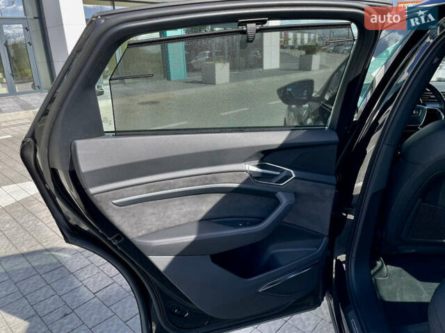 Чорний Ауді E-Tron, об'ємом двигуна 0 л та пробігом 85 тис. км за 32800 $, фото 37 на Automoto.ua