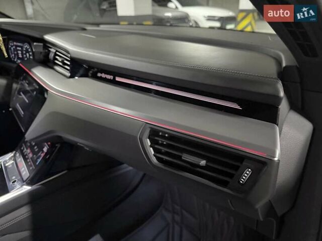 Черный Ауди E-Tron, объемом двигателя 0 л и пробегом 95 тыс. км за 30900 $, фото 31 на Automoto.ua