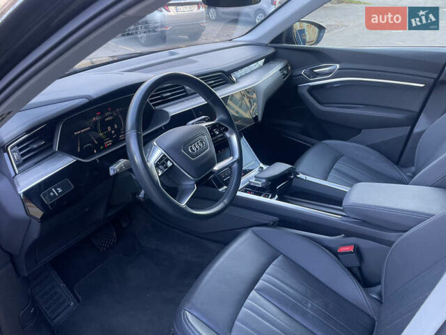 Ауди E-Tron 2020 в Виннице на Automoto.ua Черный Ауди E-Tron, объемом двигателя 0 л и пробегом 119 тыс. км за 28400 $, фото 7 на Automoto.ua