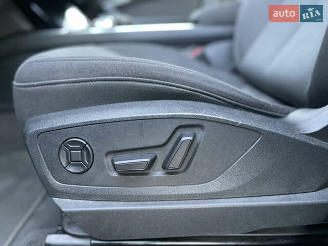 Чорний Ауді E-Tron, об'ємом двигуна 0 л та пробігом 78 тис. км за 26500 $, фото 39 на Automoto.ua