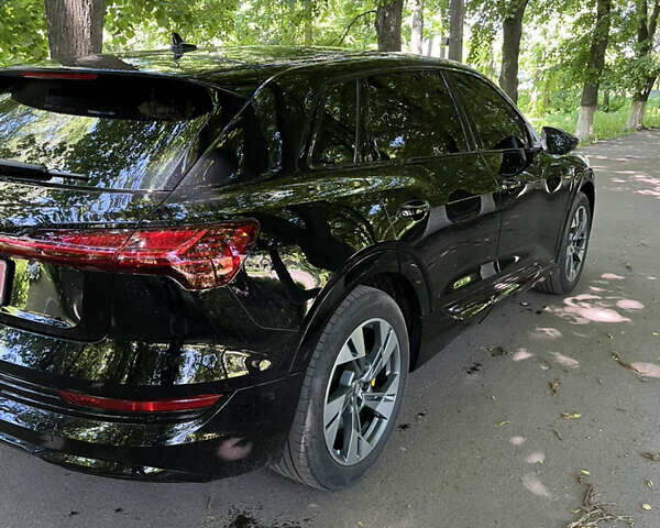 Черный Ауди E-Tron, объемом двигателя 0 л и пробегом 199 тыс. км за 27999 $, фото 19 на Automoto.ua