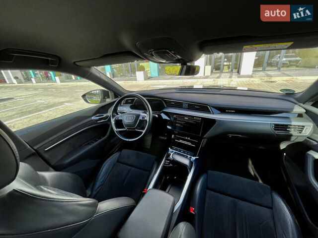 Чорний Ауді E-Tron, об'ємом двигуна 0 л та пробігом 85 тис. км за 32800 $, фото 50 на Automoto.ua