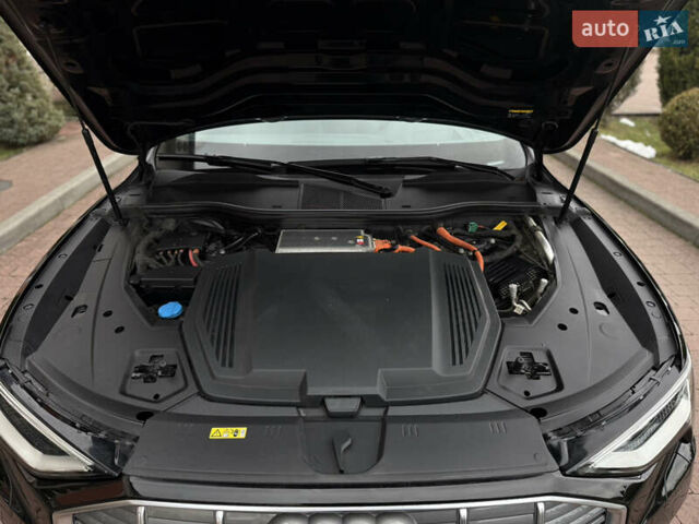 Чорний Ауді E-Tron, об'ємом двигуна 0 л та пробігом 51 тис. км за 31499 $, фото 57 на Automoto.ua
