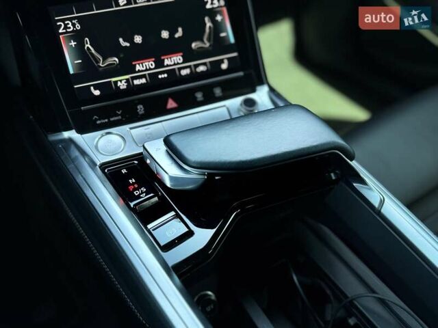 Ауді E-Tron 2020 у Києві на Automoto.ua Чорний Ауді E-Tron, об'ємом двигуна 0 л та пробігом 44 тис. км за 35999 $, фото 46 на Automoto.ua