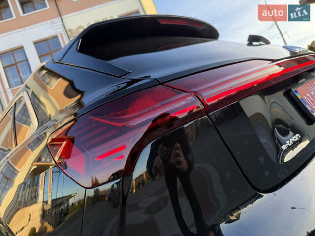 Чорний Ауді E-Tron, об'ємом двигуна 0 л та пробігом 150 тис. км за 26999 $, фото 46 на Automoto.ua