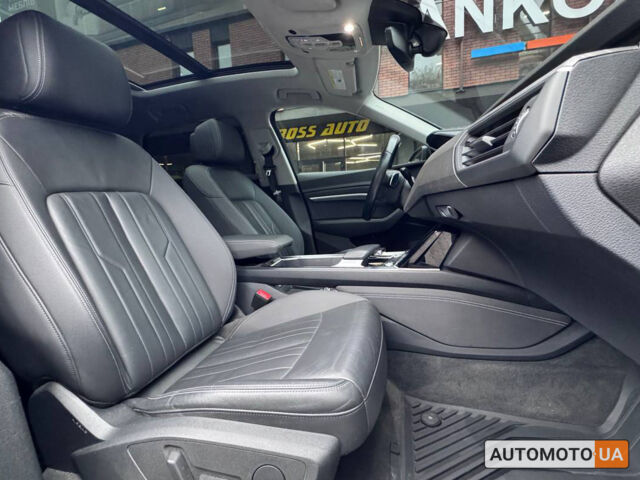 Чорний Ауді E-Tron, об'ємом двигуна 95 л та пробігом 68 тис. км за 29500 $, фото 15 на Automoto.ua