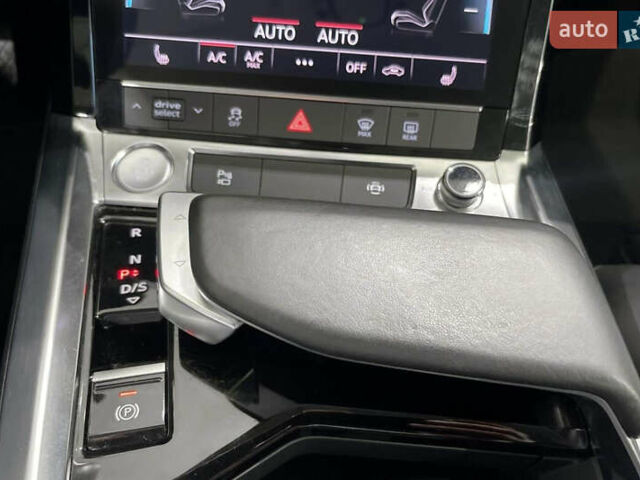 Черный Ауди E-Tron, объемом двигателя 0 л и пробегом 125 тыс. км за 21700 $, фото 25 на Automoto.ua