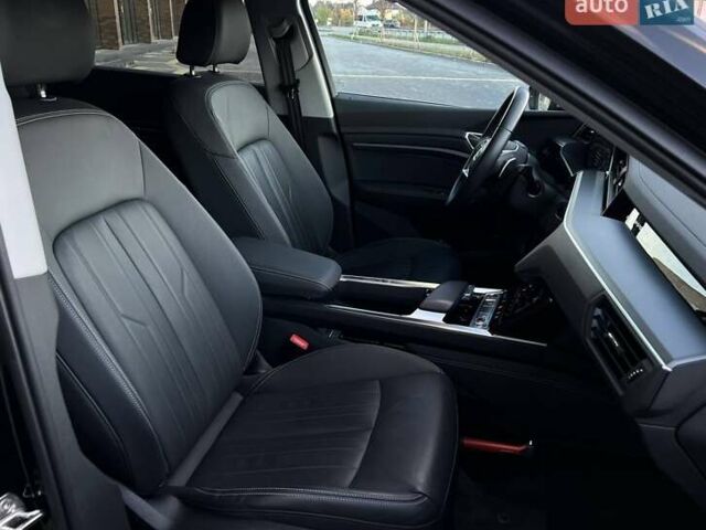Чорний Ауді E-Tron, об'ємом двигуна 0 л та пробігом 175 тис. км за 22800 $, фото 9 на Automoto.ua
