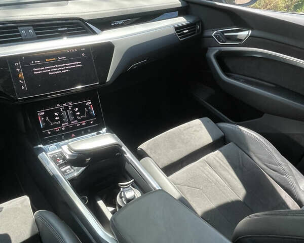 Черный Ауди E-Tron, объемом двигателя 0 л и пробегом 128 тыс. км за 31500 $, фото 43 на Automoto.ua