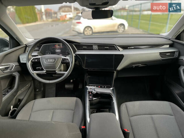 Чорний Ауді E-Tron, об'ємом двигуна 0 л та пробігом 78 тис. км за 26500 $, фото 24 на Automoto.ua