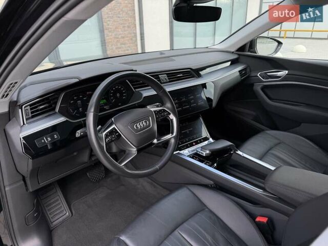 Черный Ауди E-Tron, объемом двигателя 0 л и пробегом 130 тыс. км за 22300 $, фото 34 на Automoto.ua