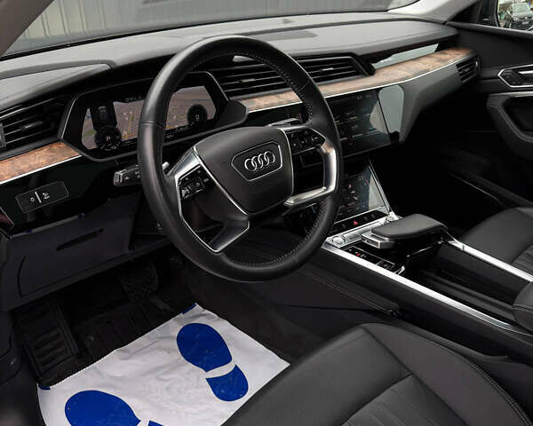 Черный Ауди E-Tron, объемом двигателя 0 л и пробегом 32 тыс. км за 35500 $, фото 18 на Automoto.ua