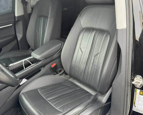 Чорний Ауді E-Tron, об'ємом двигуна 0 л та пробігом 155 тис. км за 30999 $, фото 35 на Automoto.ua