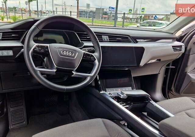 Черный Ауди E-Tron, объемом двигателя 0 л и пробегом 36 тыс. км за 26000 $, фото 4 на Automoto.ua