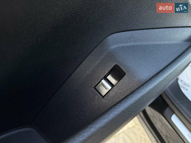 Чорний Ауді E-Tron, об'ємом двигуна 0 л та пробігом 150 тис. км за 25900 $, фото 72 на Automoto.ua