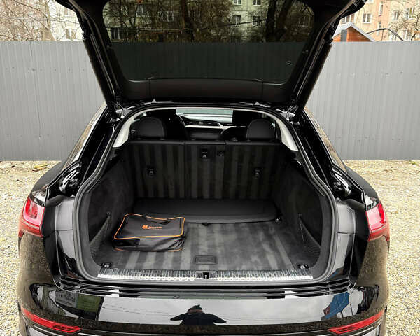 Черный Ауди E-Tron, объемом двигателя 0 л и пробегом 32 тыс. км за 35500 $, фото 16 на Automoto.ua