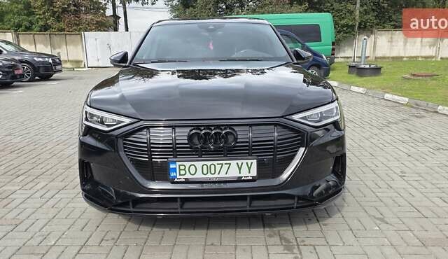 Чорний Ауді E-Tron, об'ємом двигуна 0 л та пробігом 138 тис. км за 29900 $, фото 10 на Automoto.ua