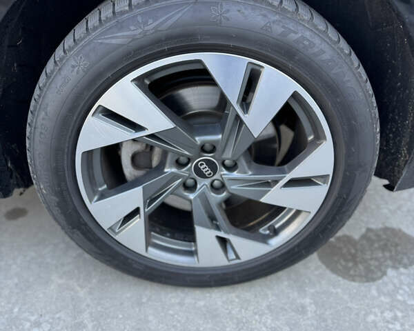 Чорний Ауді E-Tron, об'ємом двигуна 0 л та пробігом 155 тис. км за 29499 $, фото 19 на Automoto.ua