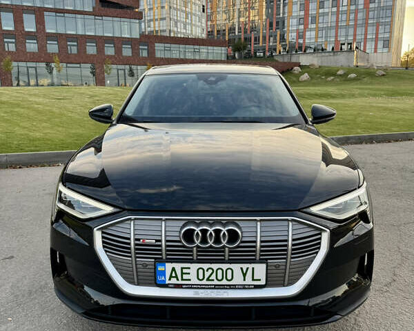 Ауди E-Tron 2020 в Днепре (Днепропетровске) на Automoto.ua Черный Ауди E-Tron, объемом двигателя 0 л и пробегом 101 тыс. км за 27900 $, фото 1 на Automoto.ua