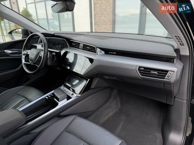 Черный Ауди E-Tron, объемом двигателя 0 л и пробегом 130 тыс. км за 22300 $, фото 54 на Automoto.ua