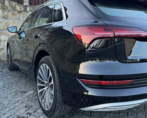 Чорний Ауді E-Tron, об'ємом двигуна 0 л та пробігом 253 тис. км за 24200 $, фото 12 на Automoto.ua