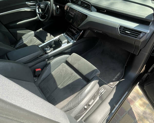 Черный Ауди E-Tron, объемом двигателя 0 л и пробегом 128 тыс. км за 31500 $, фото 37 на Automoto.ua