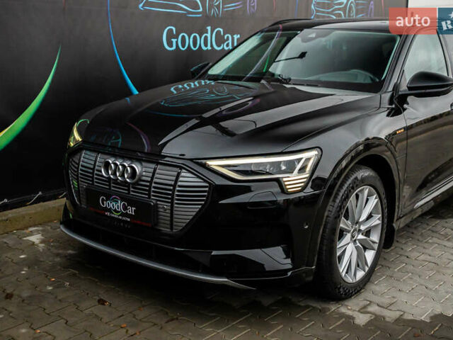 Чорний Ауді E-Tron, об'ємом двигуна 0 л та пробігом 75 тис. км за 29900 $, фото 14 на Automoto.ua
