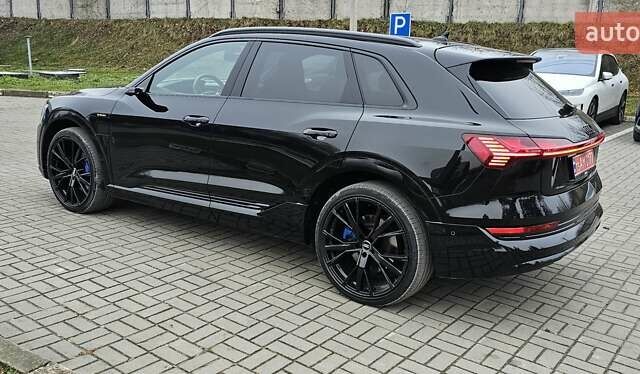 Чорний Ауді E-Tron, об'ємом двигуна 0 л та пробігом 120 тис. км за 33500 $, фото 26 на Automoto.ua
