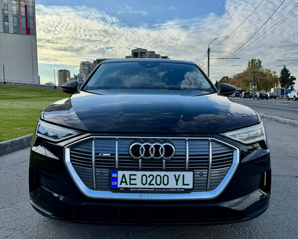 Ауди E-Tron 2020 в Днепре (Днепропетровске) на Automoto.ua Черный Ауди E-Tron, объемом двигателя 0 л и пробегом 101 тыс. км за 27900 $, фото 26 на Automoto.ua
