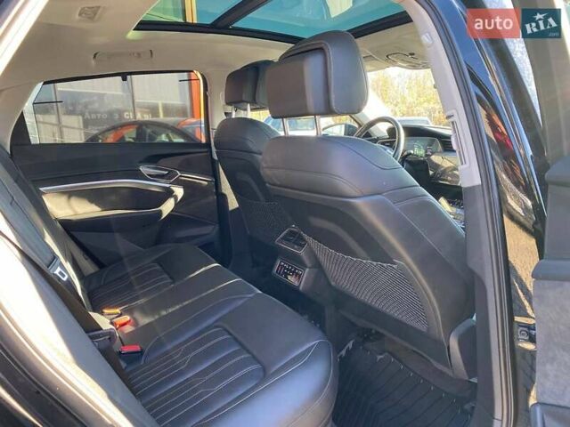 Черный Ауди E-Tron, объемом двигателя 0 л и пробегом 61 тыс. км за 36500 $, фото 25 на Automoto.ua