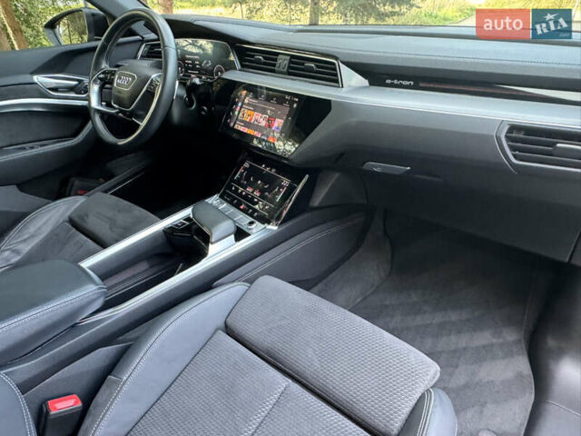 Чорний Ауді E-Tron, об'ємом двигуна 0 л та пробігом 170 тис. км за 28800 $, фото 24 на Automoto.ua