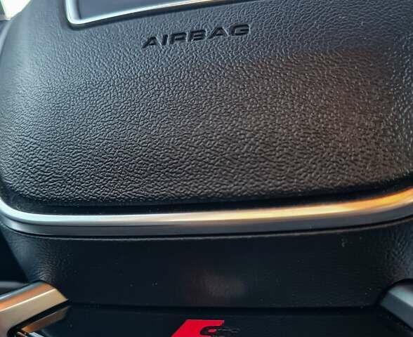 Чорний Ауді E-Tron, об'ємом двигуна 0 л та пробігом 33 тис. км за 28500 $, фото 9 на Automoto.ua