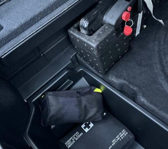 Чорний Ауді E-Tron, об'ємом двигуна 0 л та пробігом 253 тис. км за 24200 $, фото 67 на Automoto.ua