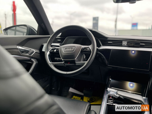Черный Ауди E-Tron, объемом двигателя 55 л и пробегом 65 тыс. км за 37000 $, фото 28 на Automoto.ua
