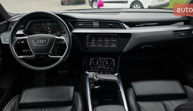 Черный Ауди E-Tron, объемом двигателя 0 л и пробегом 138 тыс. км за 29900 $, фото 49 на Automoto.ua