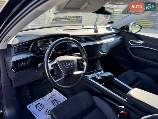 Черный Ауди E-Tron, объемом двигателя 0 л и пробегом 126 тыс. км за 27500 $, фото 18 на Automoto.ua