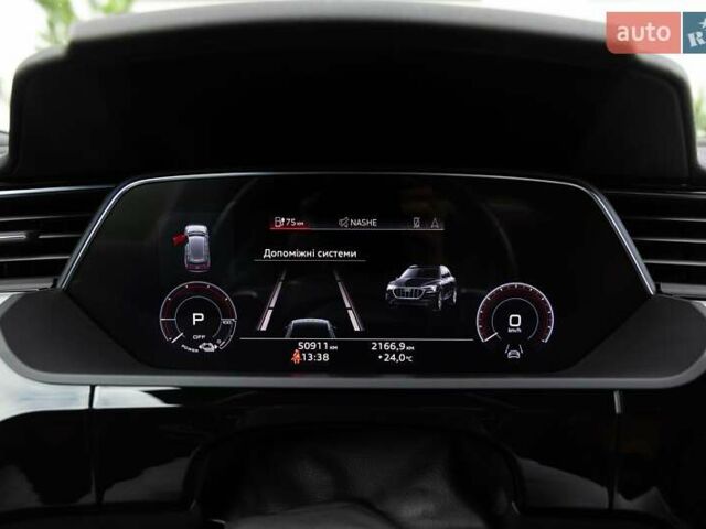 Черный Ауди E-Tron, объемом двигателя 0 л и пробегом 50 тыс. км за 39400 $, фото 31 на Automoto.ua