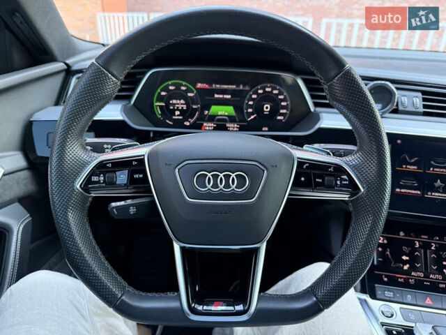 Черный Ауди E-Tron, объемом двигателя 0 л и пробегом 95 тыс. км за 35500 $, фото 43 на Automoto.ua