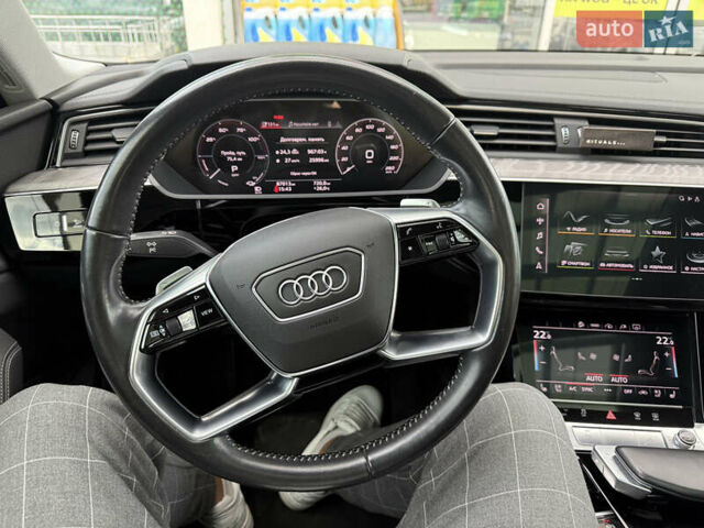 Чорний Ауді E-Tron, об'ємом двигуна 0 л та пробігом 87 тис. км за 38000 $, фото 14 на Automoto.ua
