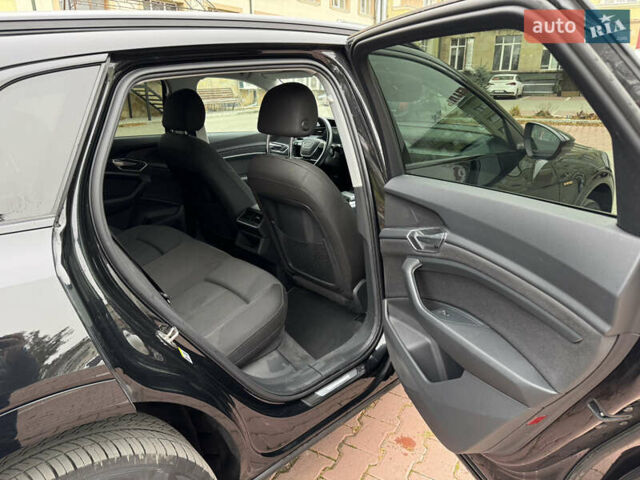 Черный Ауди E-Tron, объемом двигателя 0 л и пробегом 120 тыс. км за 26500 $, фото 27 на Automoto.ua