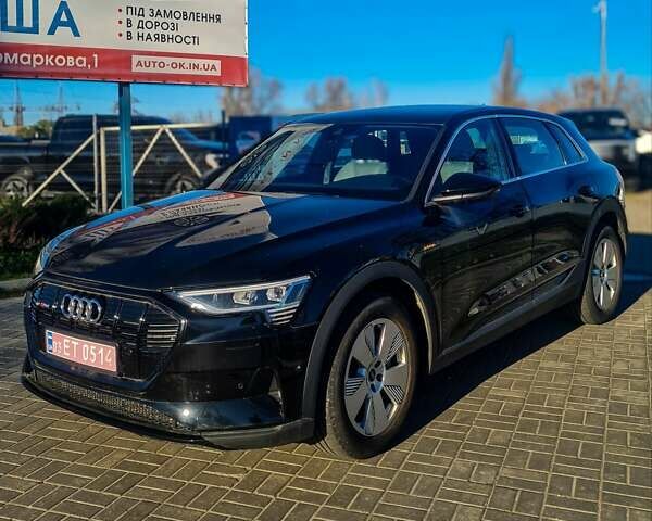 Чорний Ауді E-Tron, об'ємом двигуна 0 л та пробігом 33 тис. км за 28500 $, фото 1 на Automoto.ua